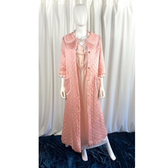 Vintage 1960’s Lu-Say Creations Long Quilted Bed Jacket Coat in Pink - XS/S - Picture 5 of 10